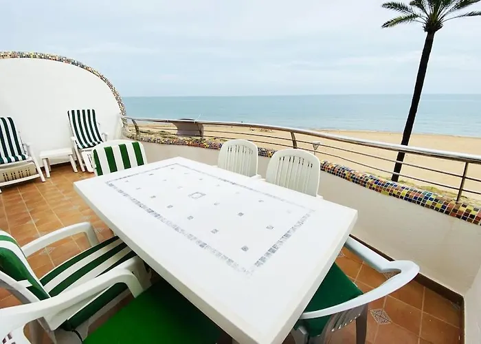 Apartamento En Primera Linea De Playa Con Piscina Y Garaje Gratuito