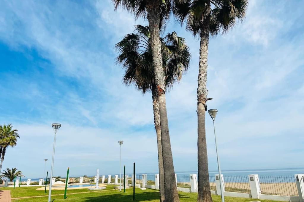 En Primera Linea De Playa Con Piscina Y Garaje Gratuito Appartement Dénia