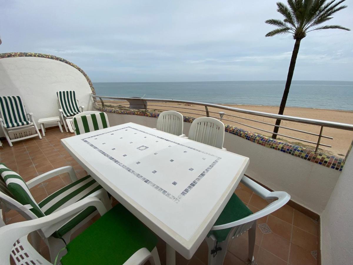 En Primera Linea De Playa Con Piscina Y Garaje Gratuito *